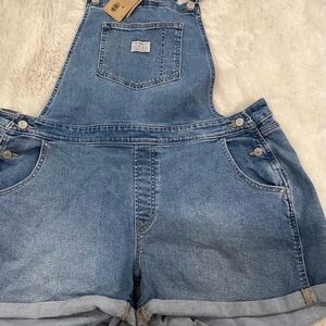 NWT Vintage Levi’s‎ Denim Blue Women's Overall Shorts 20